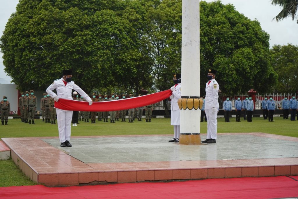 Upacara Penurunan Bendera Merah Putih Memperingati Hut Kemerdekaan Ke 75 Republik Indonesia