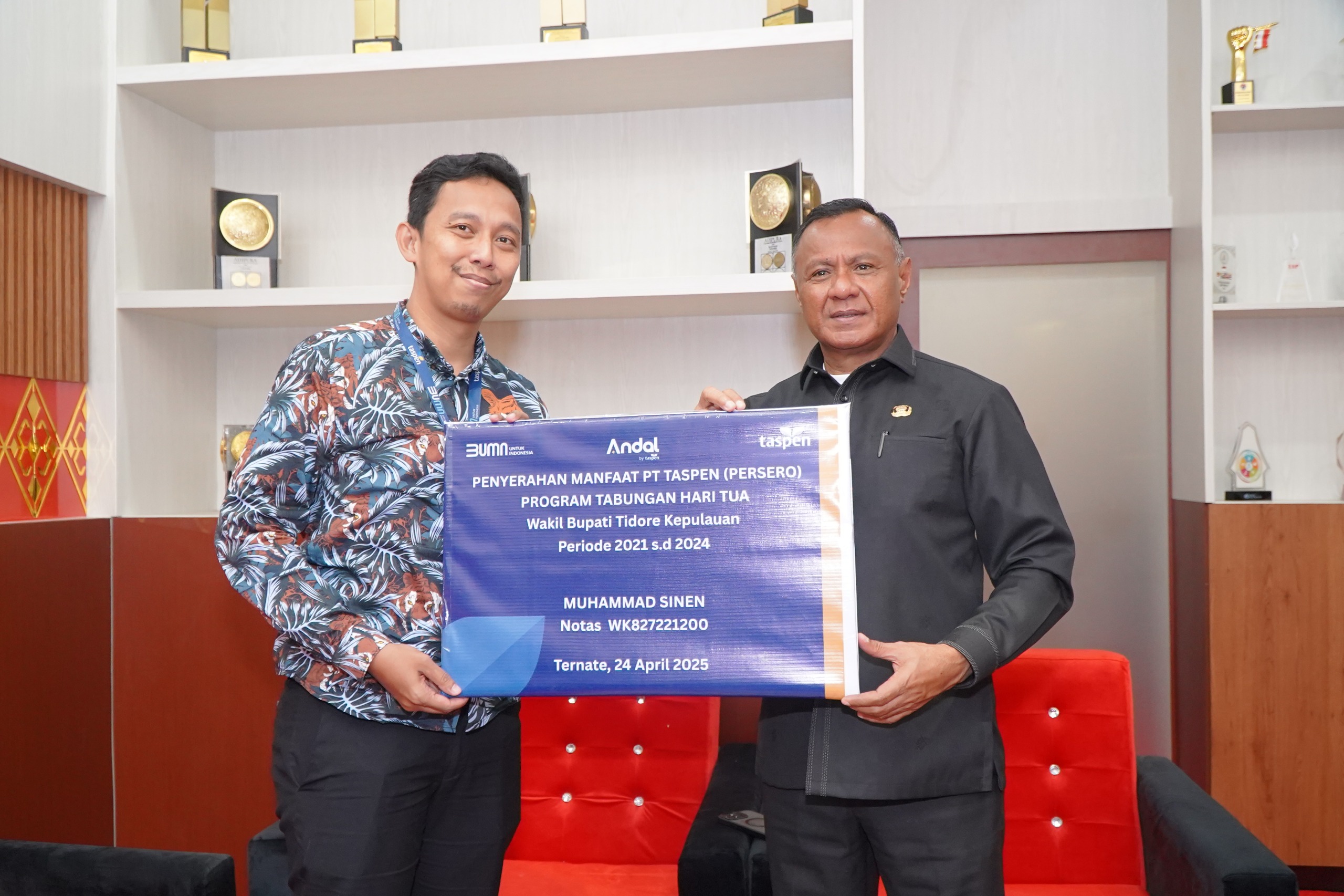 penyerahan manfaat Program Tabungan Hari Tua (THT) dari PT Taspen (Persero)