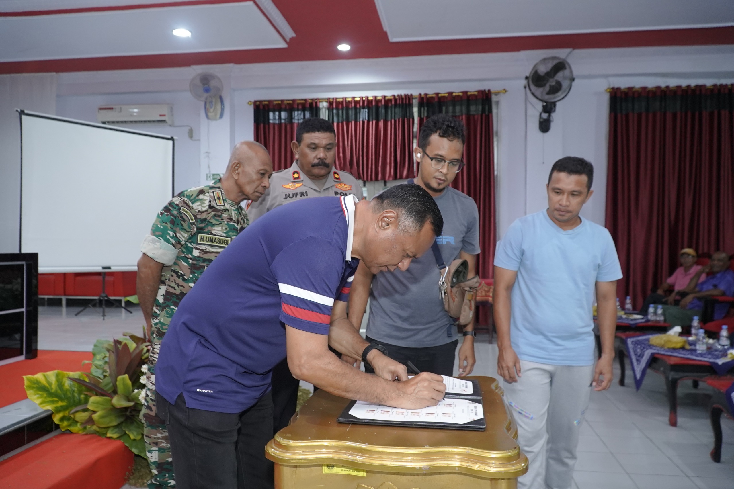 Pimpin rapat evaluasi bersama Panitia GOT