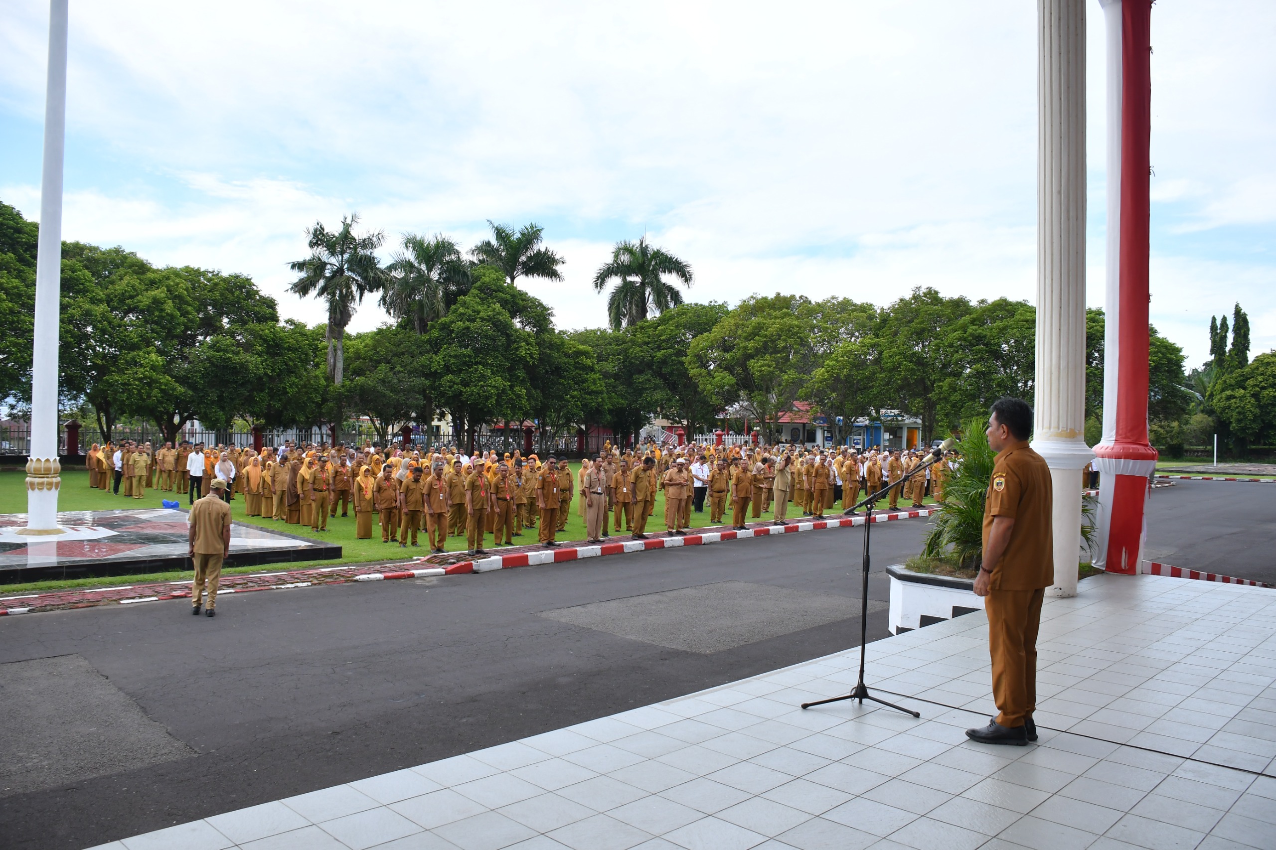 apel gabungan ASN dan Non ASN di Halaman Kantor Wali Kota Tidore