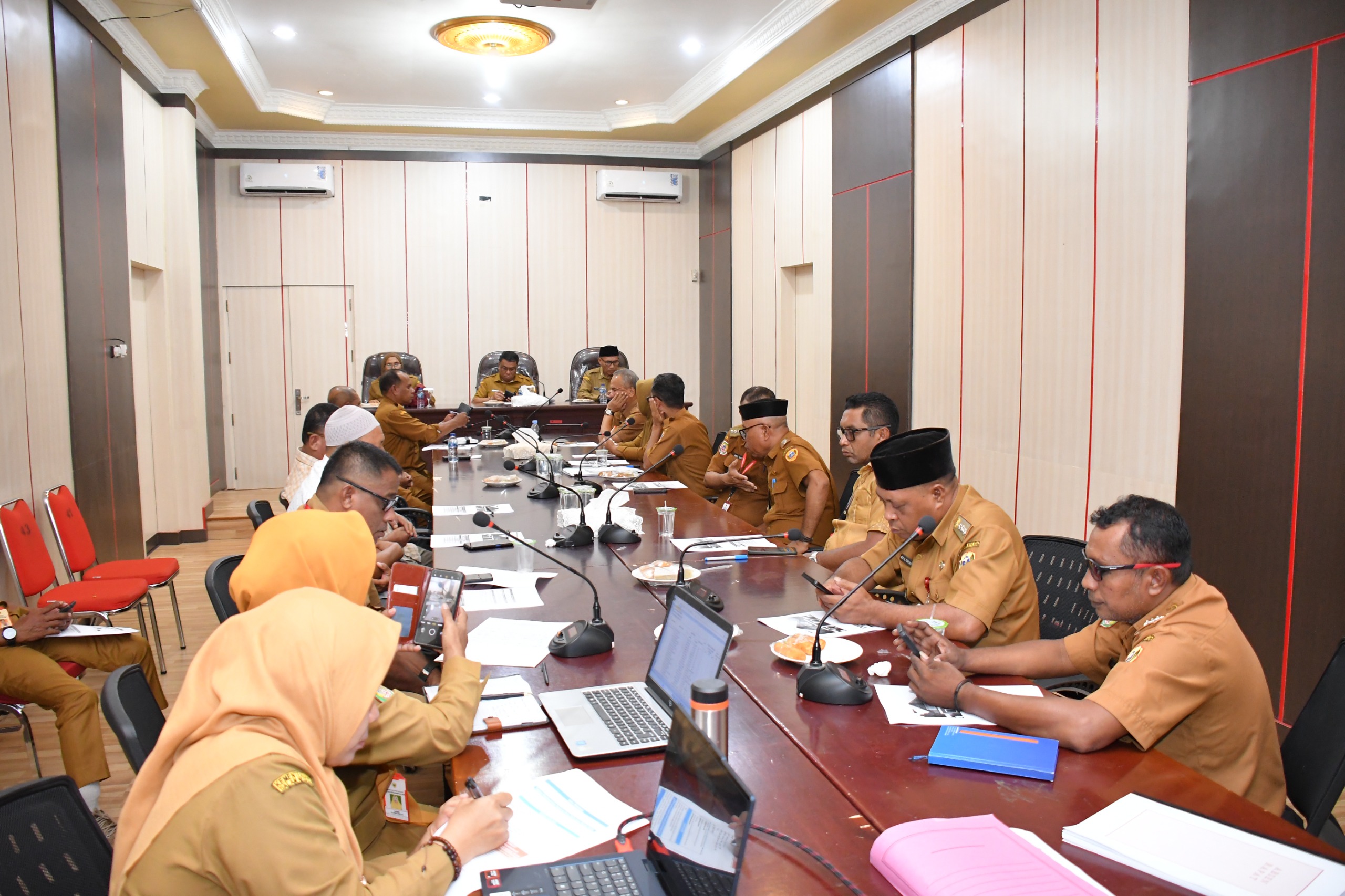 rapat koordinasi rencana tindak lanjut program pendirian koperasi Desa Merah Putih