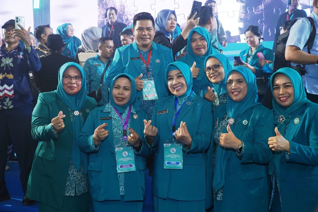 Ketua TP-PKK Tidore Hadiri Puncak Peringatan HKG dan Rakernas PKK di Kalimantan