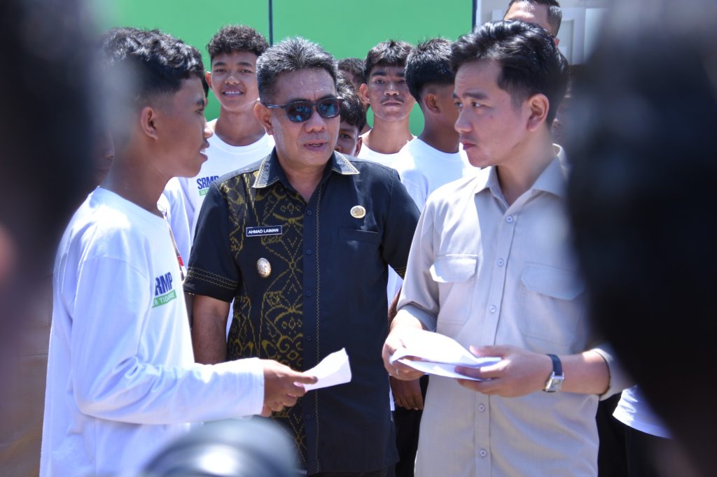 Wakil Presiden Republik Indonesia Gibran Rakabuming Raka melanjutkan kunjungan kerja hari keduanya di Sofifi Kota Tidore Kepulauan