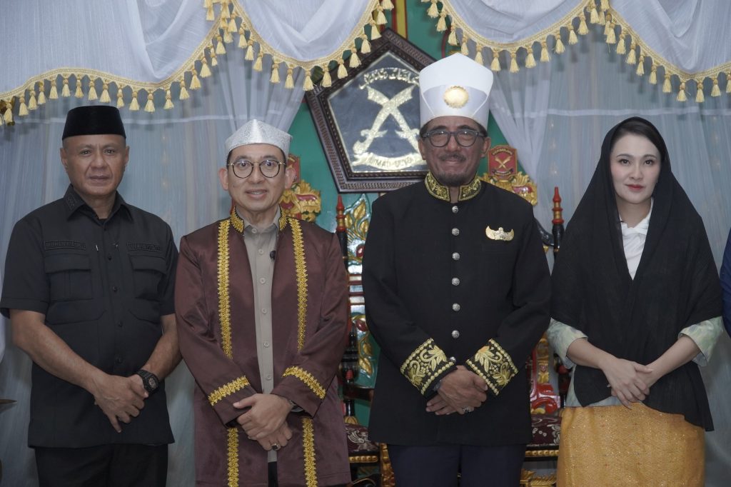 Fadly Zon berjanji untuk mendukung Pemerintah Daerah Kota Tidore Kepulauan dalam mengusulkan Tuan Guru Tidore Imam Abdullah Salam  Sebagai Pahlawan Nasiona