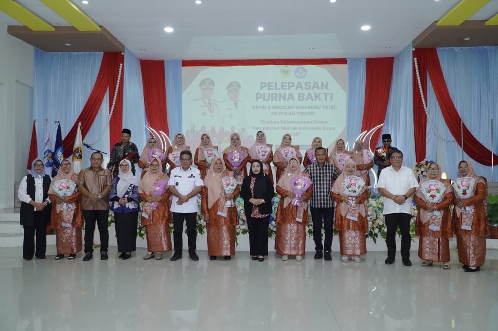18 Orang Kepala Sekolah dan Guru Memasuki Masa Purna Bakti, Wali Kota Sampaikan Terima Kasih