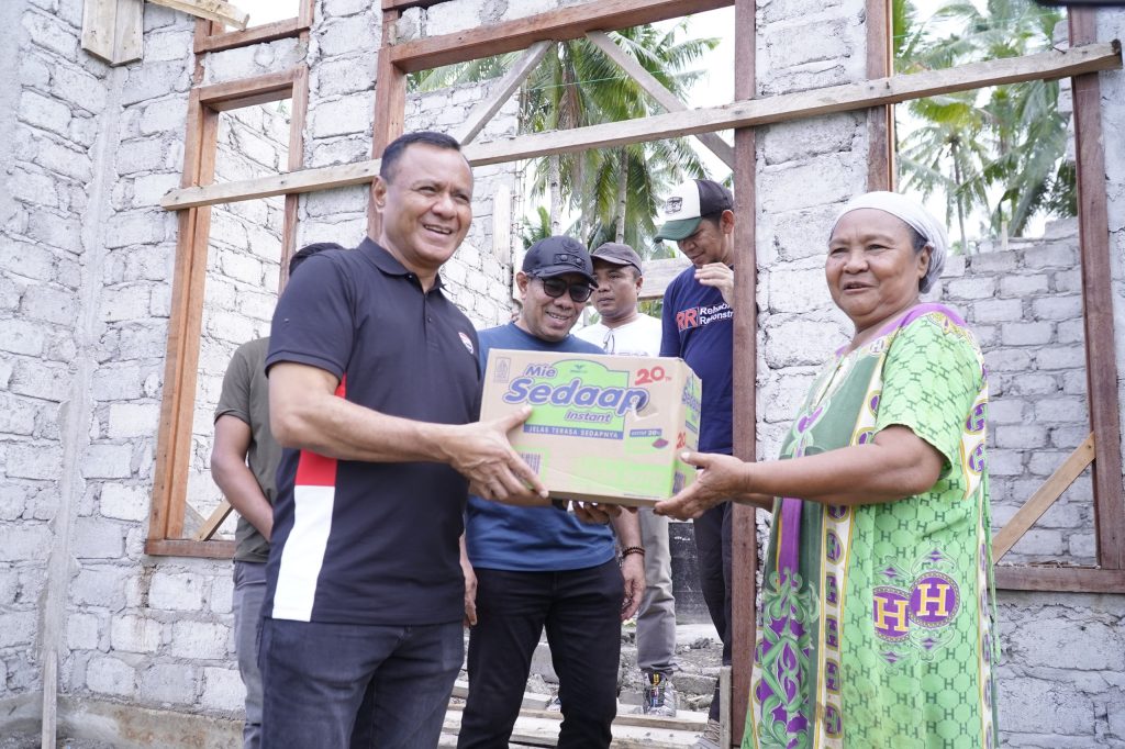 Wali Kota dan Wakil Wali Kota Tidore Tinjau Langsung Rumah Warga Dampak Kerusakan Akibat Gempa di Daratan Oba