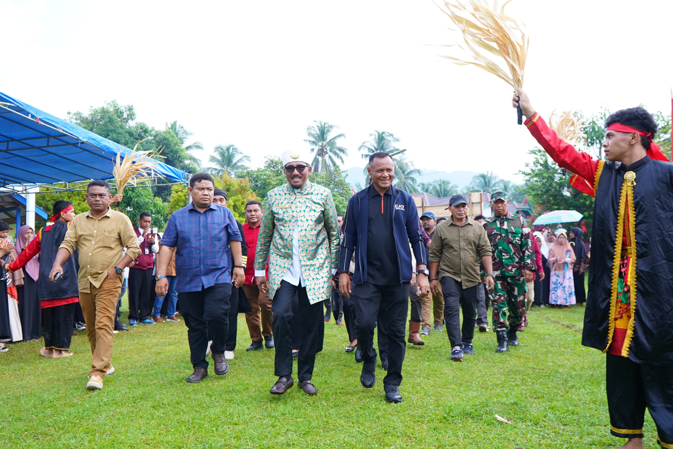 Wali Kota Tidore Kepulauan Buka Festival Sorame Gam di Dusun Paceda