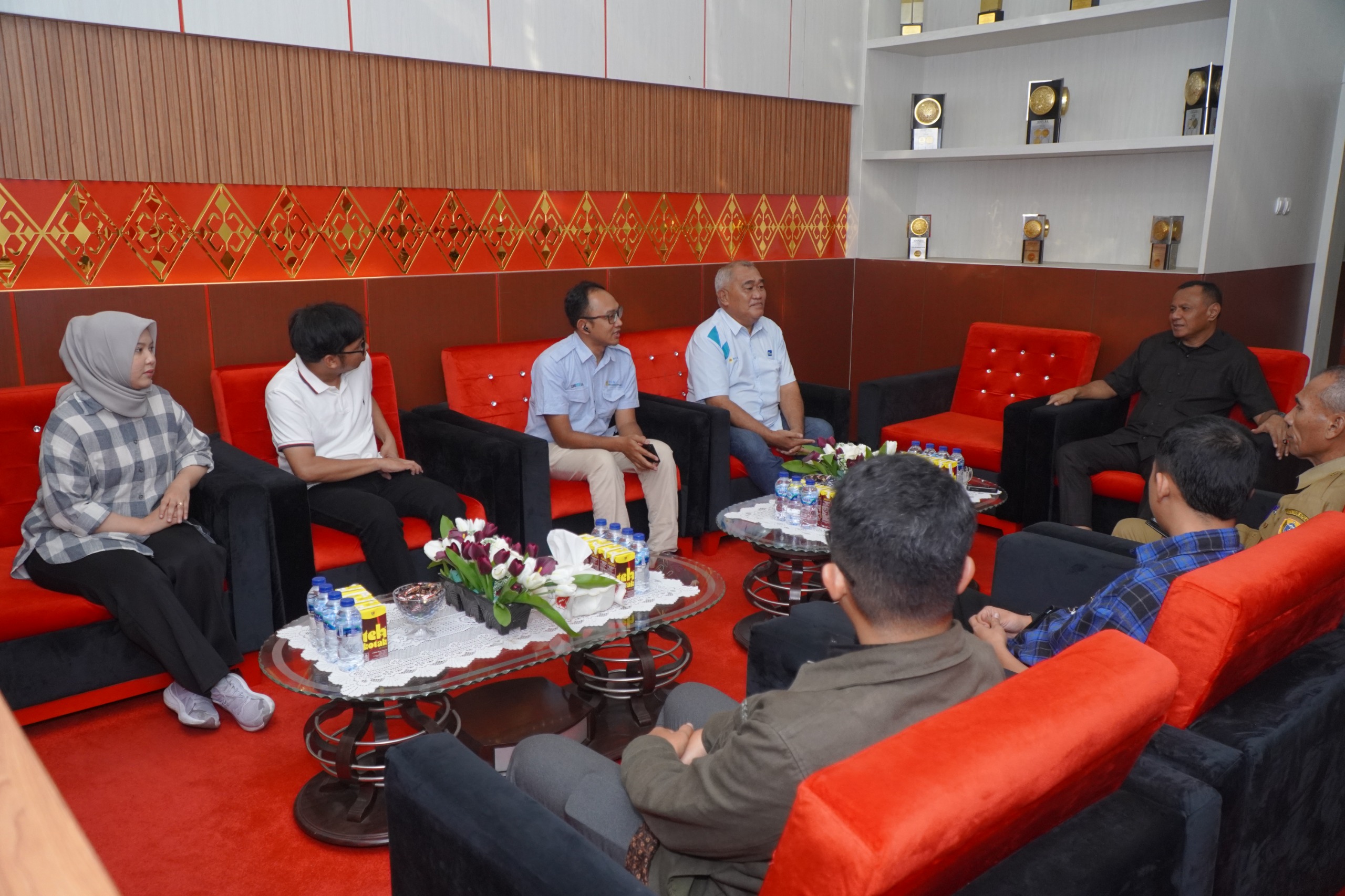 Wali Kota Tidore Dukung Rencana PLTU Bangun Mini Soccer