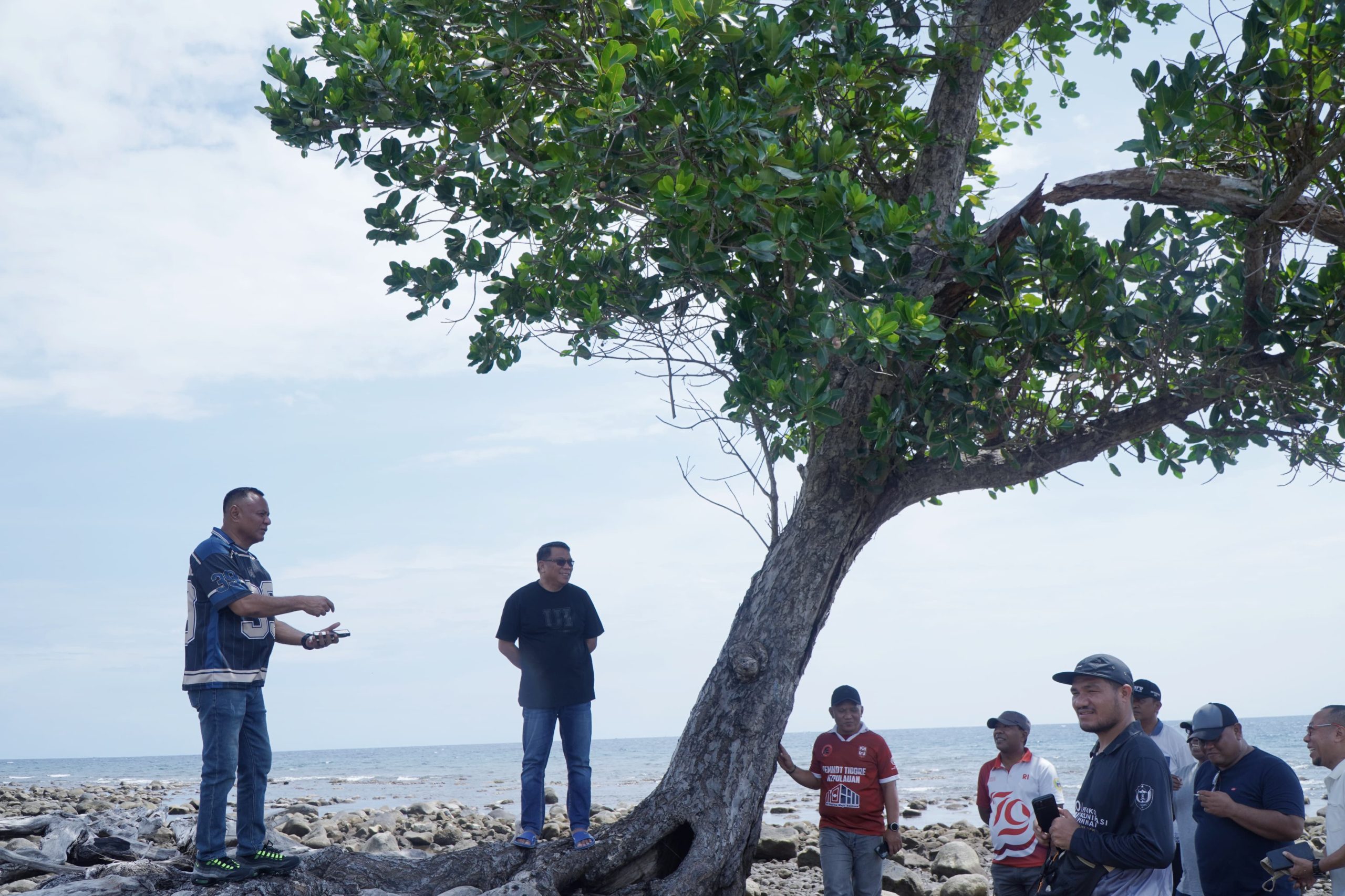Tinjau Lokasi Wisata, Wali Kota Tidore Pastikan Jadi Sumber Utama Peningkatan PAD
