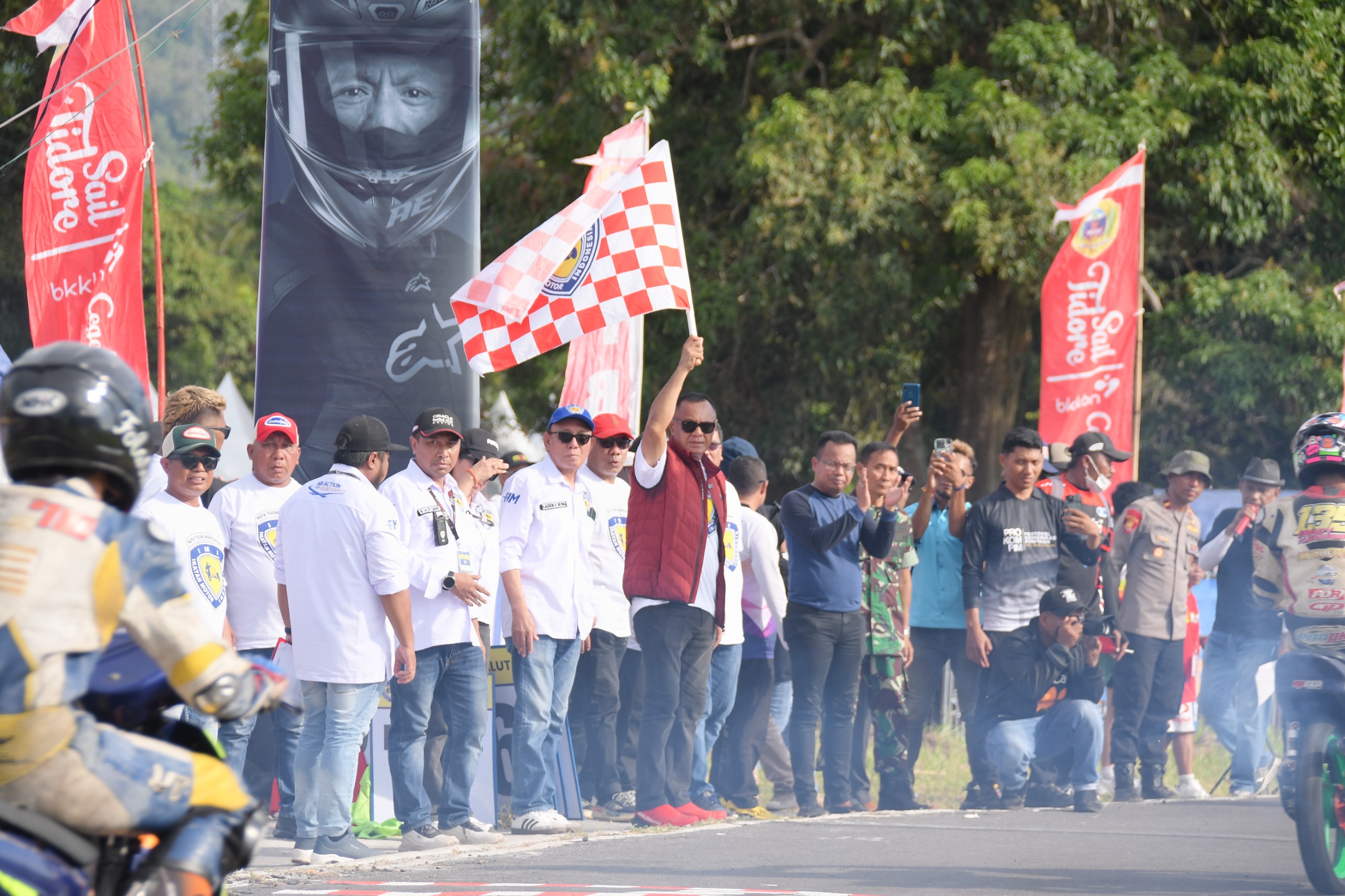 Wali Kota Tidore Cup Race I Tahun 2026 secara resmi dibuka Oleh Wali Kota Tidore Kepulauan