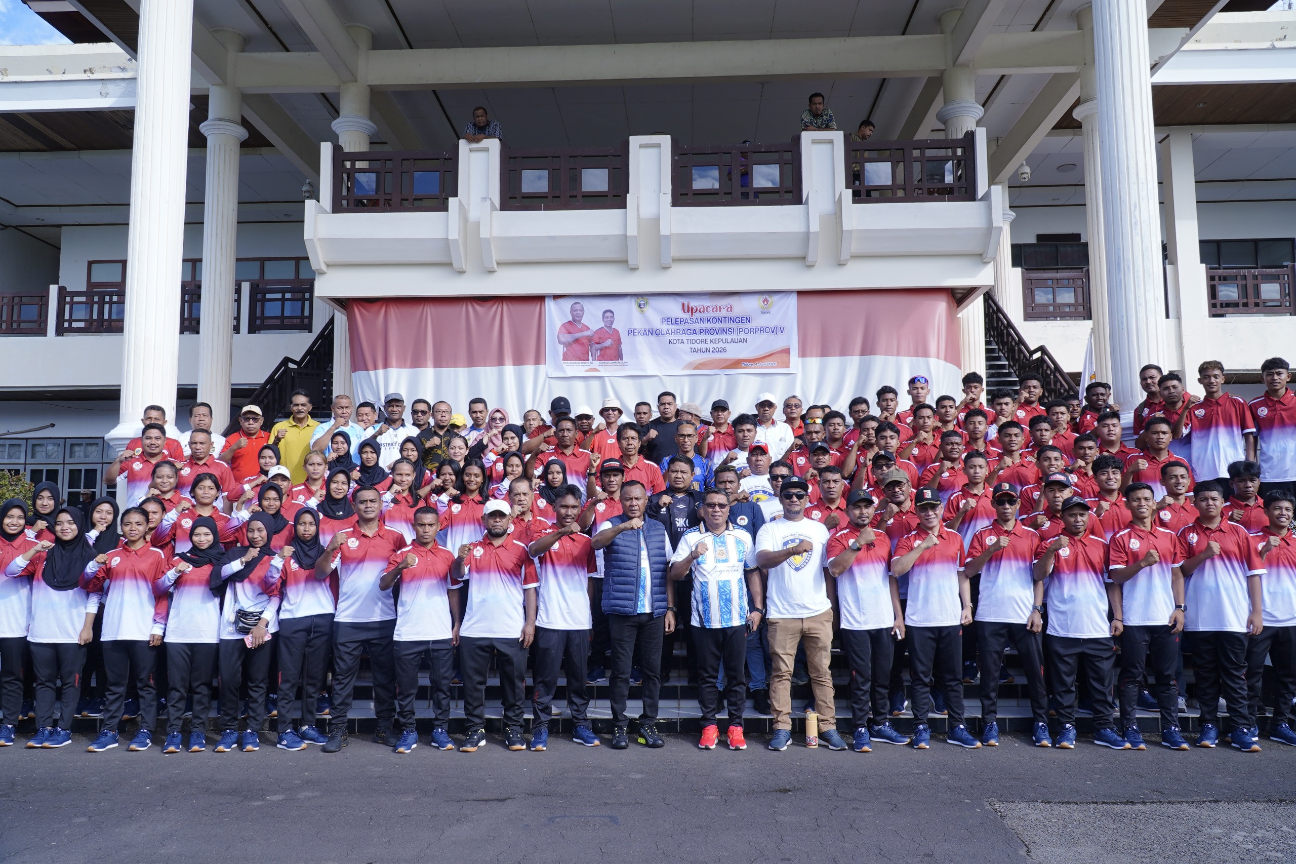 Wali Kota Resmi Lepas Kontingen Tidore untuk Ikut Porprov ke V di Halut